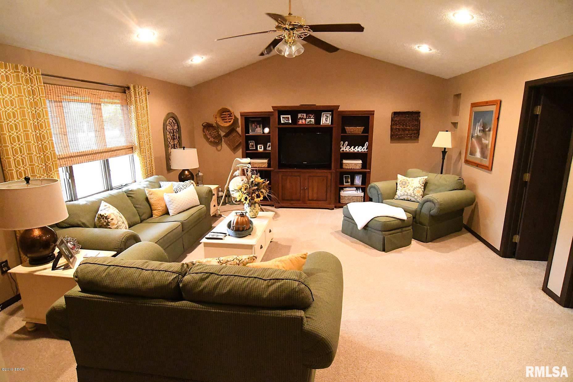 5156 Woodard Road Salem, IL 62881 - Photo 9 of 25