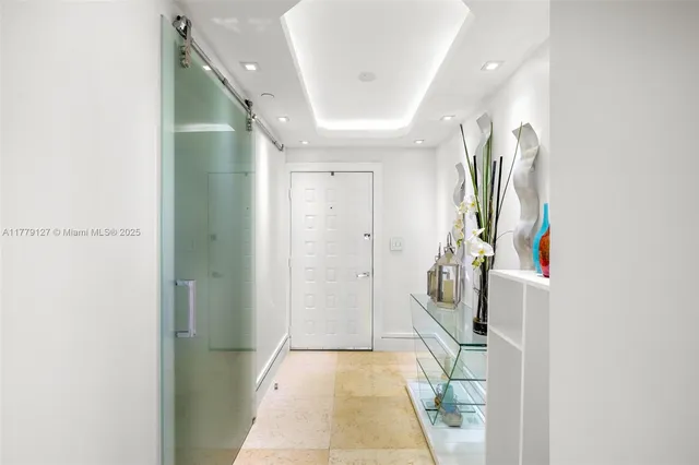 $1,175,000 | 6061 Collins Avenue, Unit 8F, Miami Beach, FL 33140