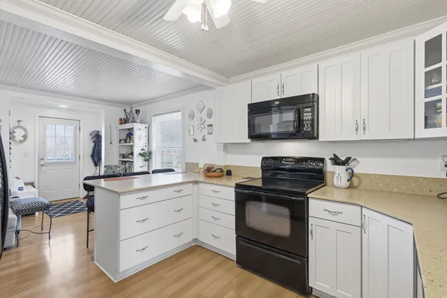 $219,900 | 3416 Butternut Street, Lambertville, MI 48144