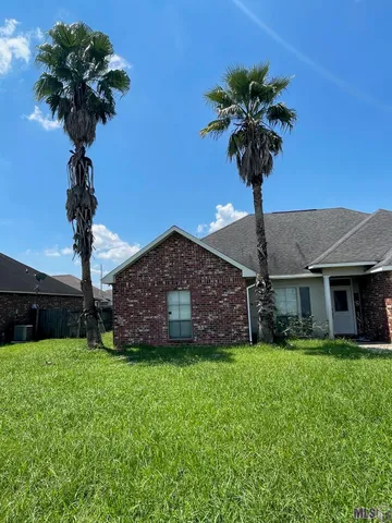 $202,900 | 245 Melissa Drive, Port Allen, LA 70767