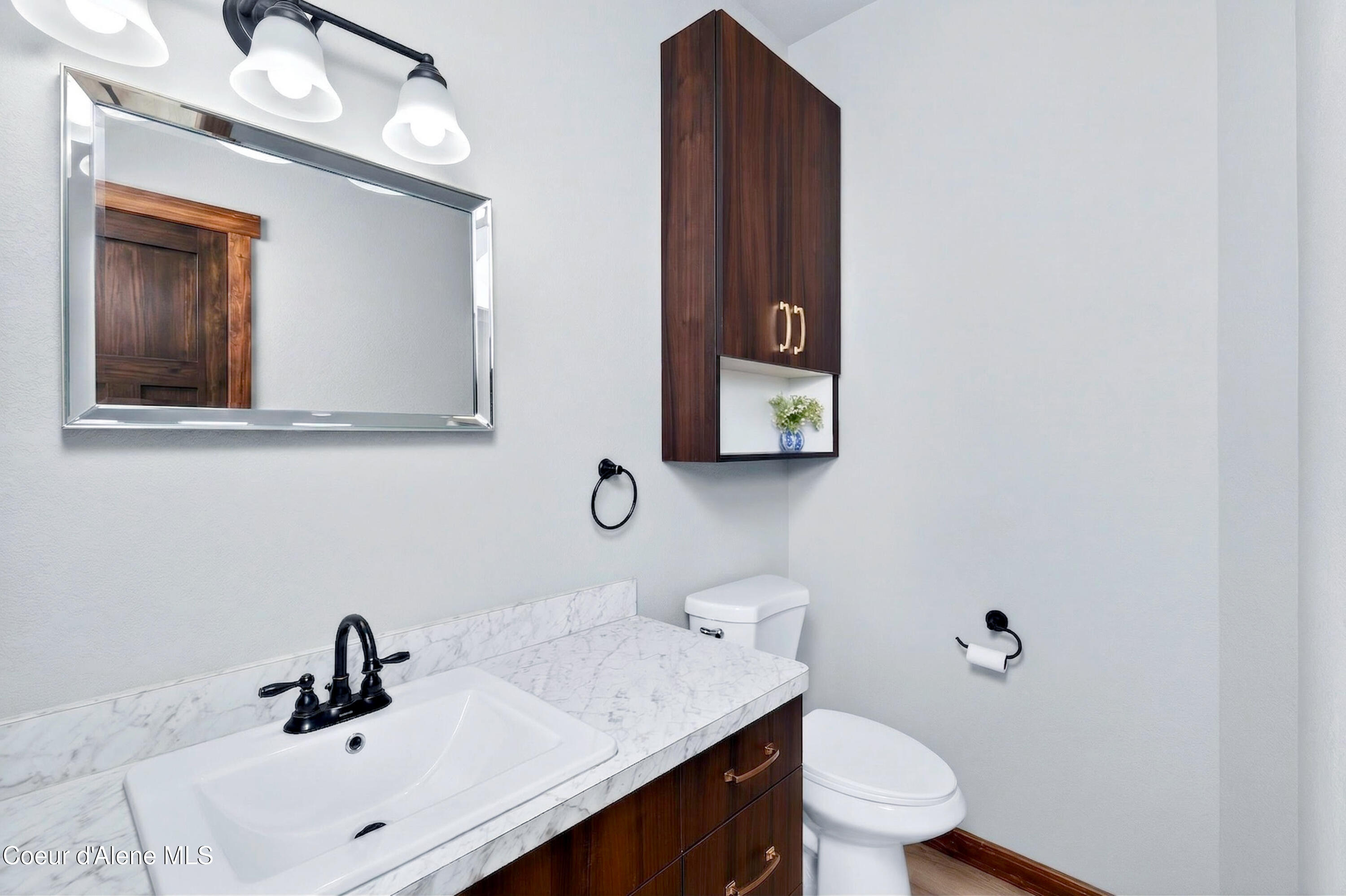 334 Hardy Loop Bonners Ferry, ID 83805 - Photo 11 of 33 010_Primary_Bath_Vanity_Detail
