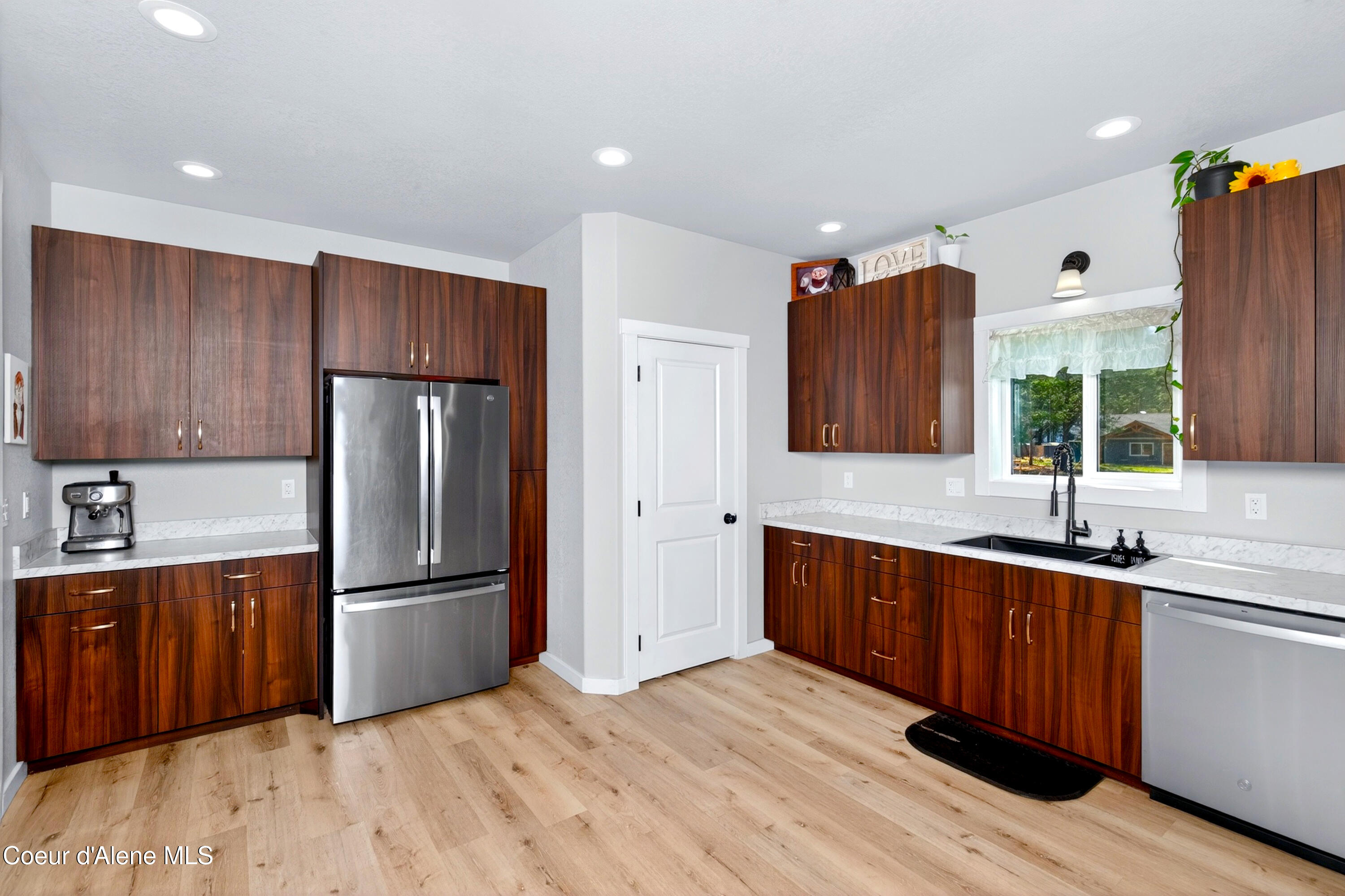 334 Hardy Loop Bonners Ferry, ID 83805 - Photo 8 of 33 007_Kitchen_Refrigerator_Angle