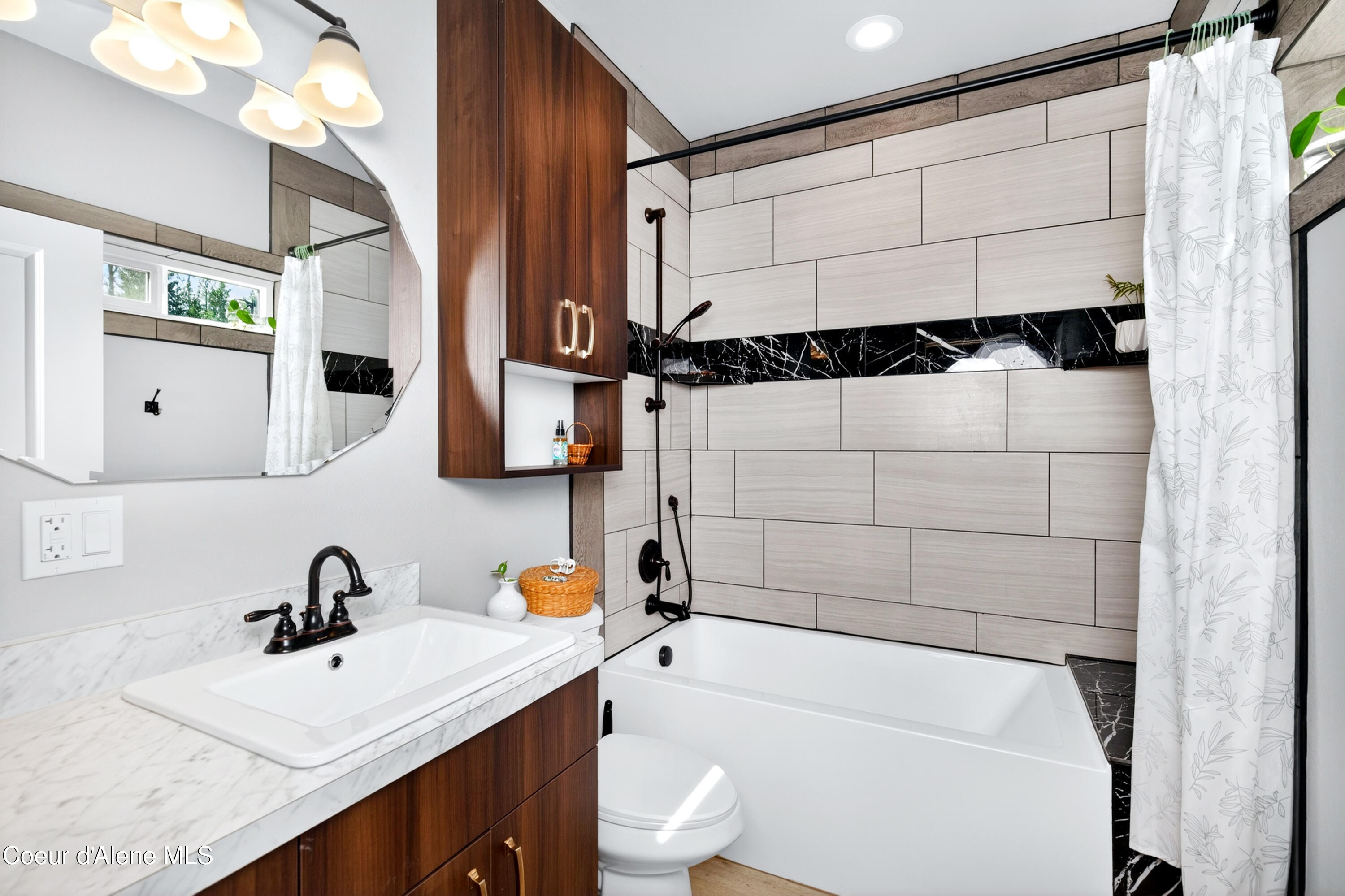 334 Hardy Loop Bonners Ferry, ID 83805 - Photo 10 of 33 009_Primary_Bath_Tile_Shower_Vanity