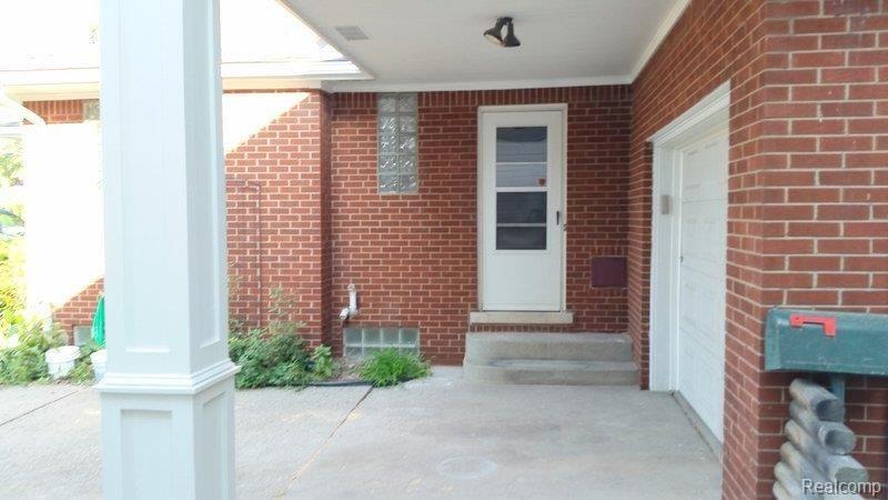 16235 East 14 Mile Road Fraser, MI 48026 - Photo 2 of 35 604.jpg