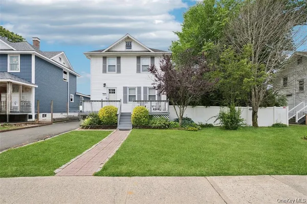 $749,000 | 104 Park Avenue, Babylon, NY 11702