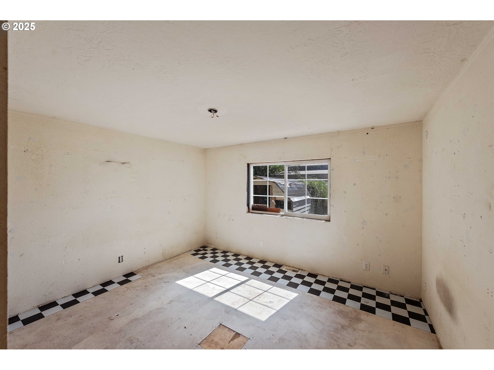 63557 South Olive Road Coos Bay, OR 97420 - Photo 16 of 23