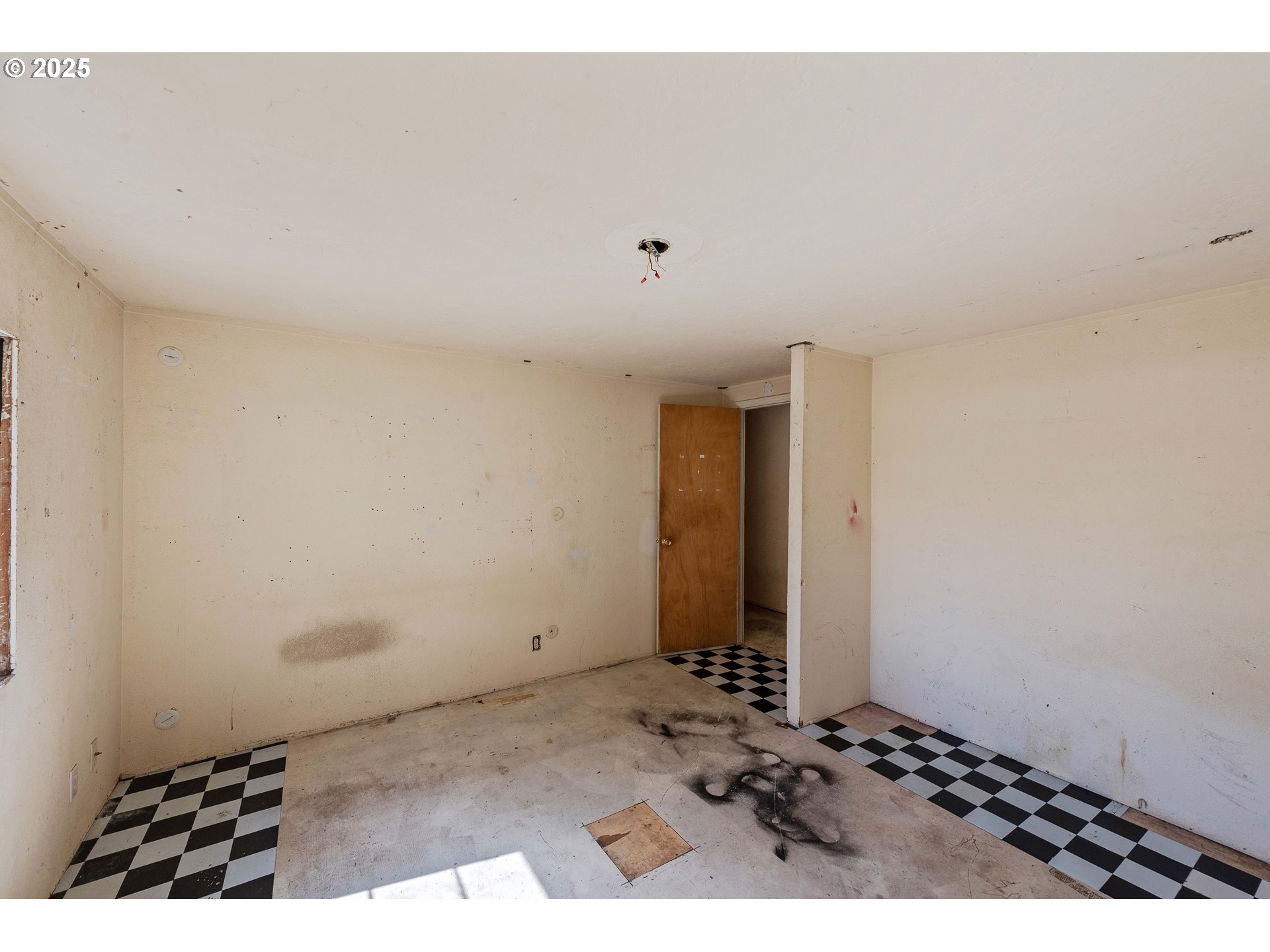 63557 South Olive Road Coos Bay, OR 97420 - Photo 17 of 23