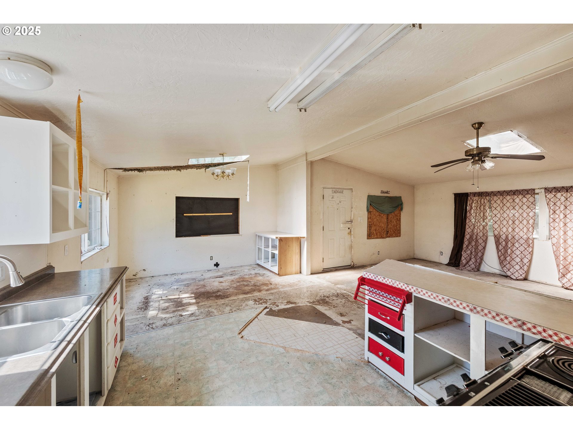 63557 South Olive Road Coos Bay, OR 97420 - Photo 8 of 23