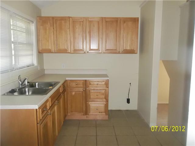 1449 Country Club Road Columbus, OH 43227 - Photo 6 of 7 Gallery Image 6
