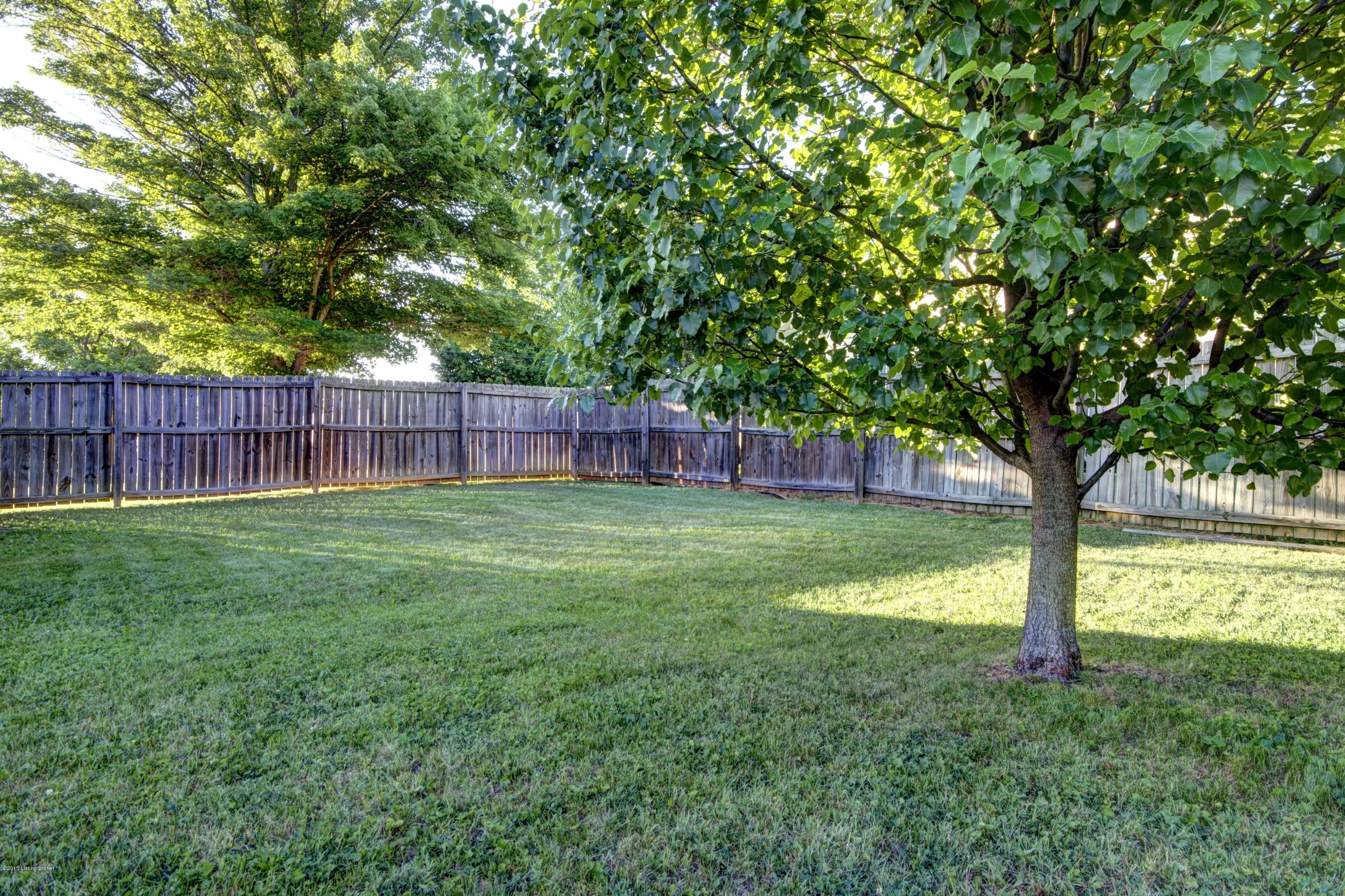 10207 North Rod N Reel Road Louisville, KY 40229 - Photo 28 of 31 Rod n Reel Drive #31