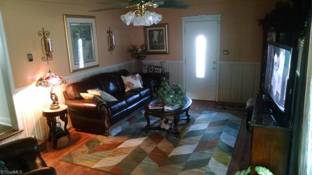 600 Shady Grove Road Eden, NC 27288 - Photo 3 of 20 Den