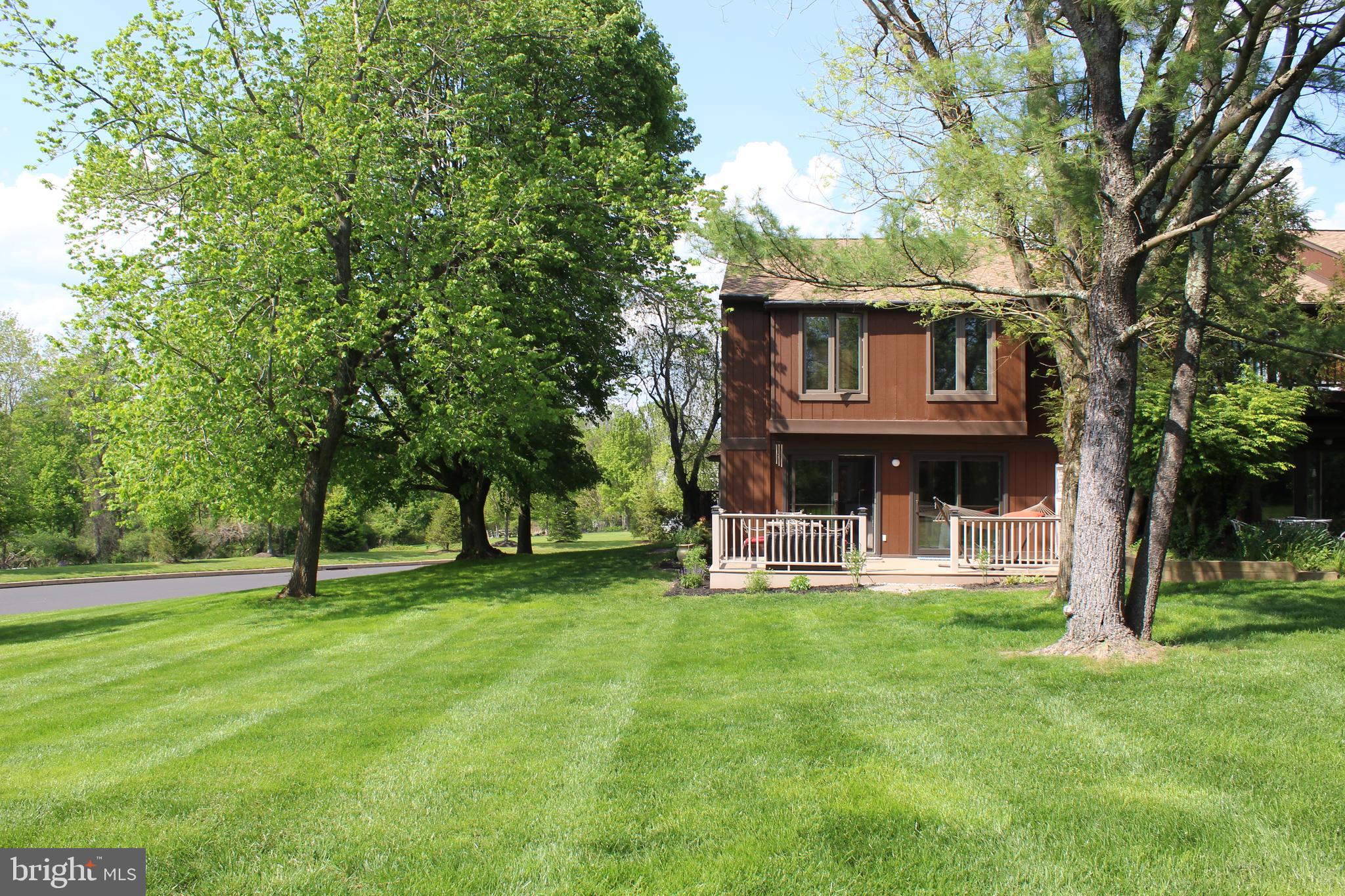 28 Eden Roc New Hope, PA 18938 - Photo 9 of 37 This has to be the biggest yard in all of V2