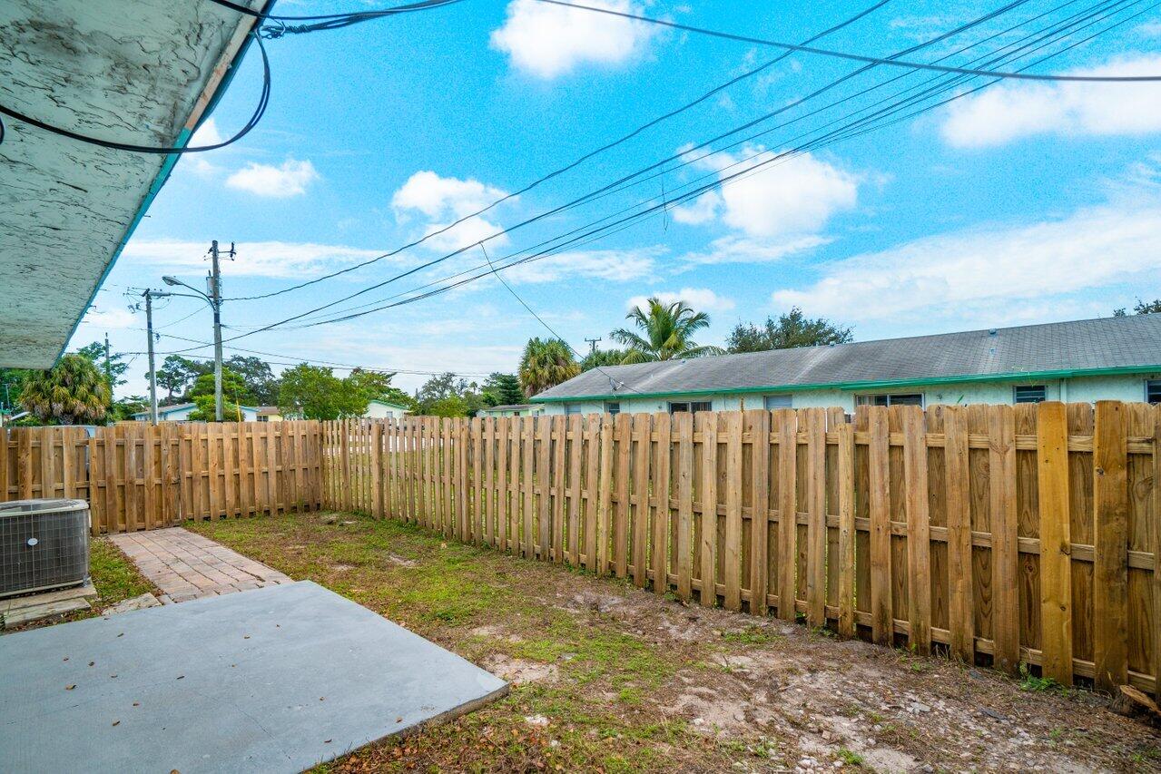 4763 Gulfstream Road Lake Worth Beach, FL 33461 - Photo 19 of 21 019-4763GulfstreamRoad-LakeWorthBeach-FL