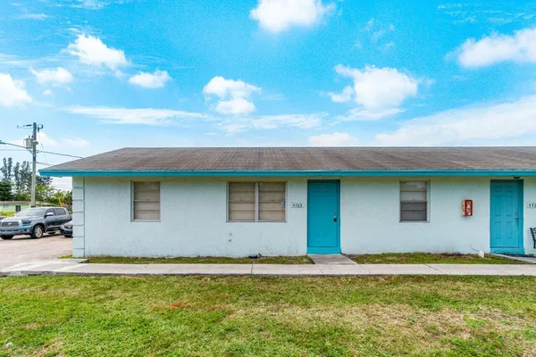 $2,200 | 4763 Gulfstream Road, Lake Worth Beach, FL 33461