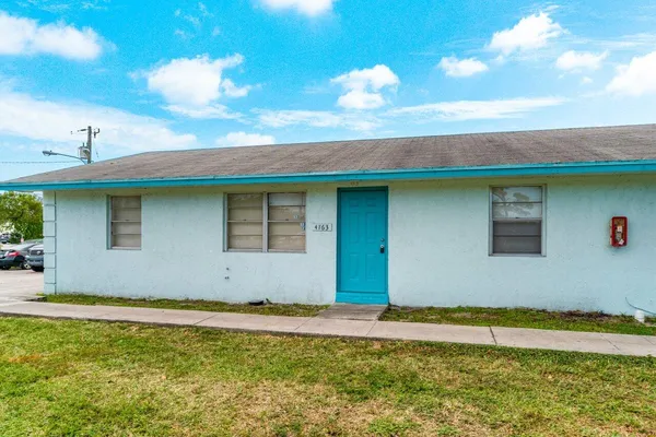 $2,200 | 4763 Gulfstream Road, Lake Worth Beach, FL 33461