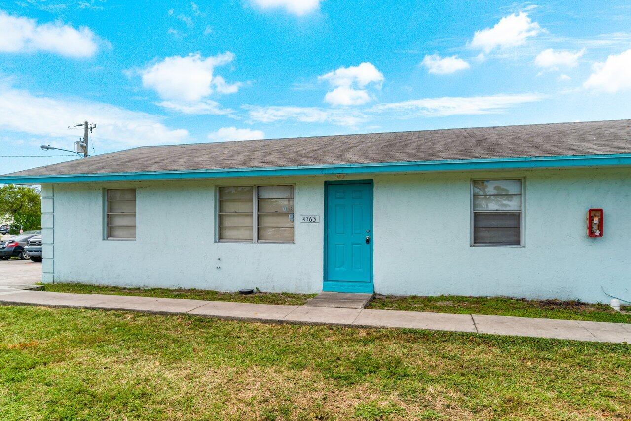 4763 Gulfstream Road Lake Worth Beach, FL 33461 - Photo 3 of 21 003-4763GulfstreamRoad-LakeWorthBeach-FL