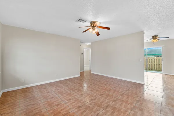 $2,200 | 4763 Gulfstream Road, Lake Worth Beach, FL 33461