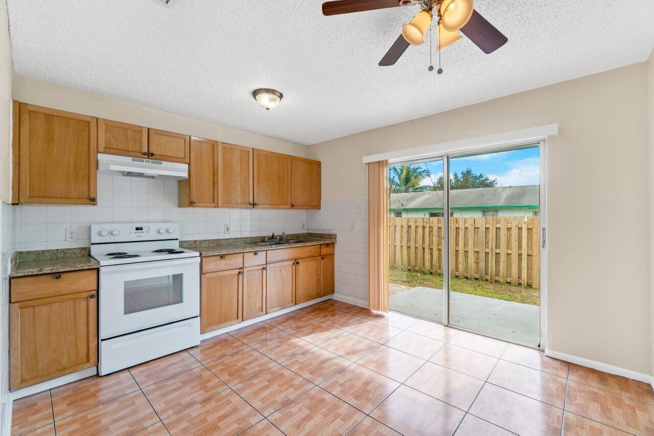 4763 Gulfstream Road Lake Worth Beach, FL 33461 - Photo 8 of 21 008-4763GulfstreamRoad-LakeWorthBeach-FL