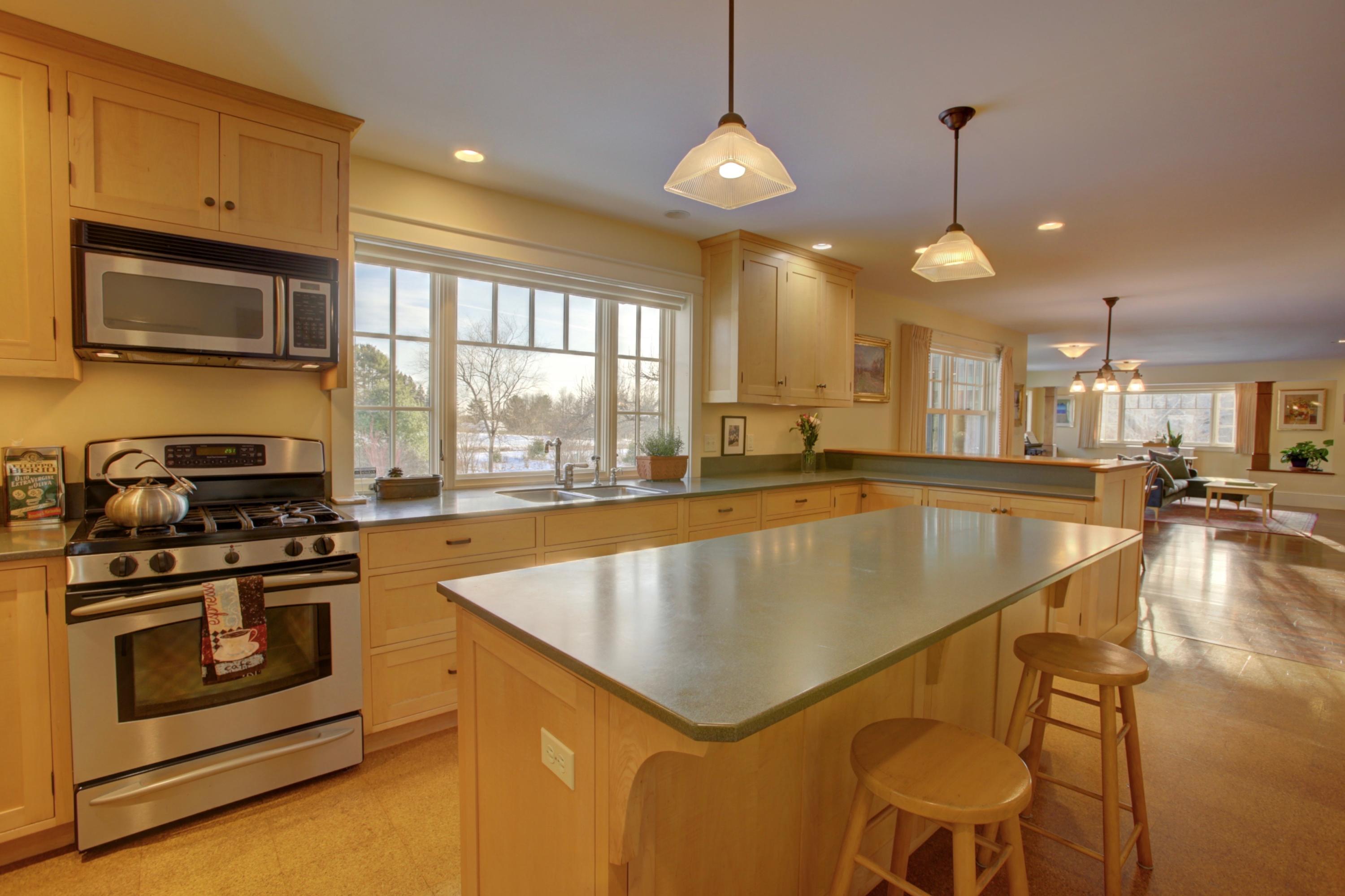 70 Desert Road Freeport, ME 04032 - Photo 24 of 46 54