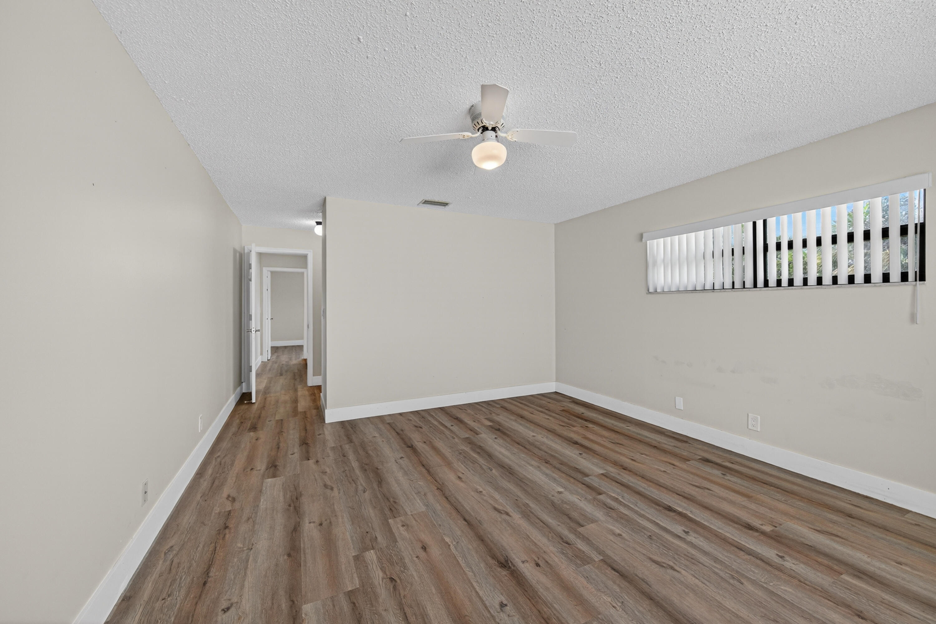 4867 Hawkwood Road Boynton Beach, FL 33436 - Photo 11 of 46 castro-37