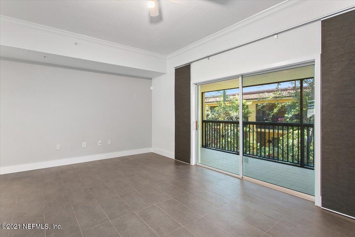 9745 Touchton Road, Unit 324 Jacksonville, FL 32246 - Photo 4 of 17 04-Living Room