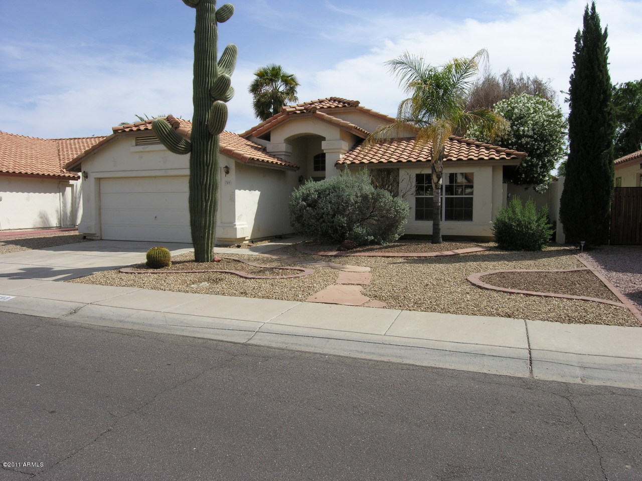 709 West Tumbleweed Road Gilbert, AZ 85233 - Photo 2 of 20 Front