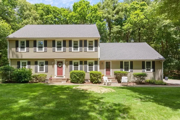 $899,000 | 4 Quail Run Road, Norfolk, MA 02056