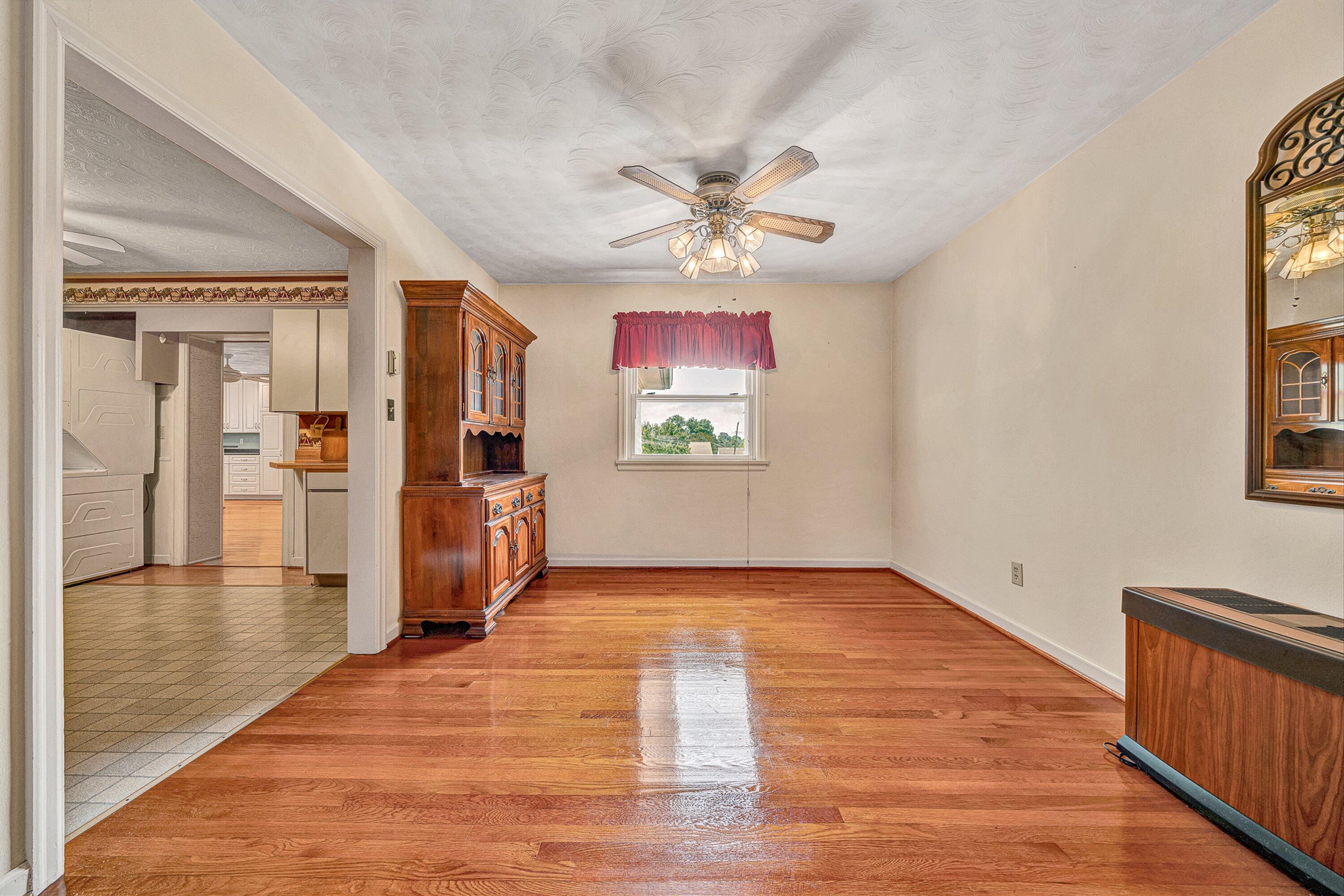 7633 Deer Branch Road Roanoke, VA 24019 - Photo 7 of 58 07-VM-02667