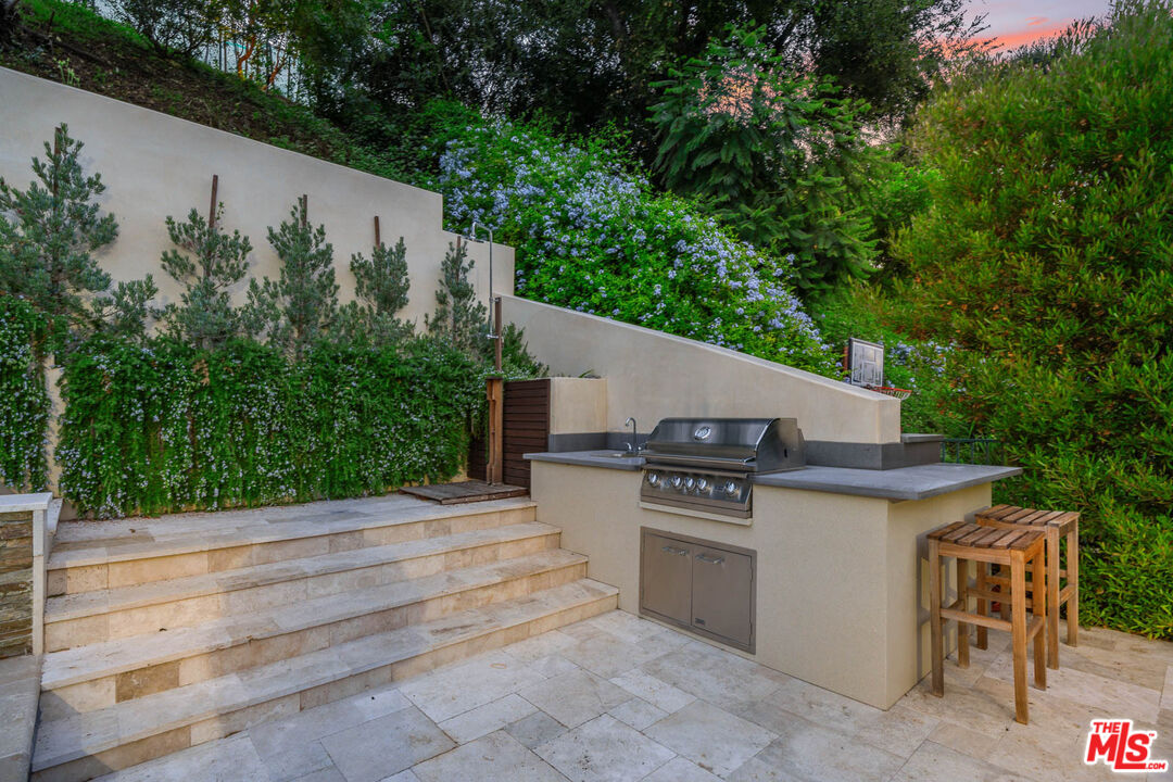 3771 Longview Valley Road Sherman Oaks, CA 91423 - Photo 12 of 75