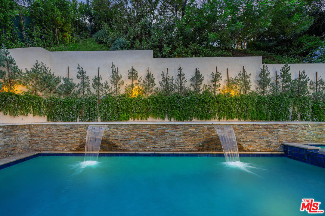 3771 Longview Valley Road Sherman Oaks, CA 91423 - Photo 24 of 75