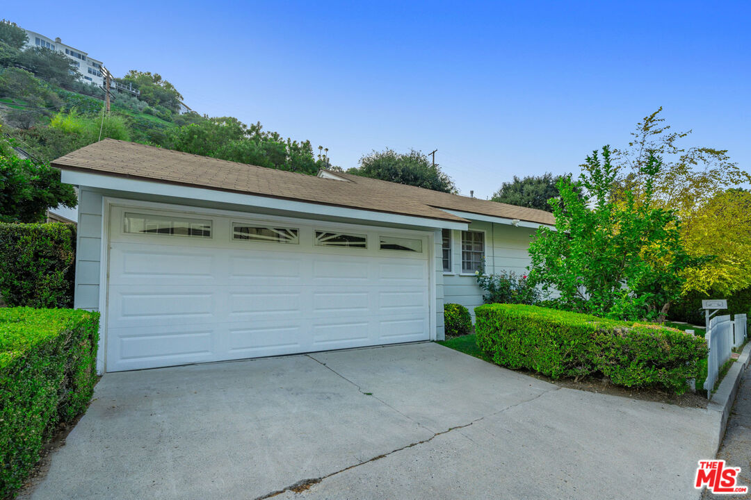 3771 Longview Valley Road Sherman Oaks, CA 91423 - Photo 28 of 75