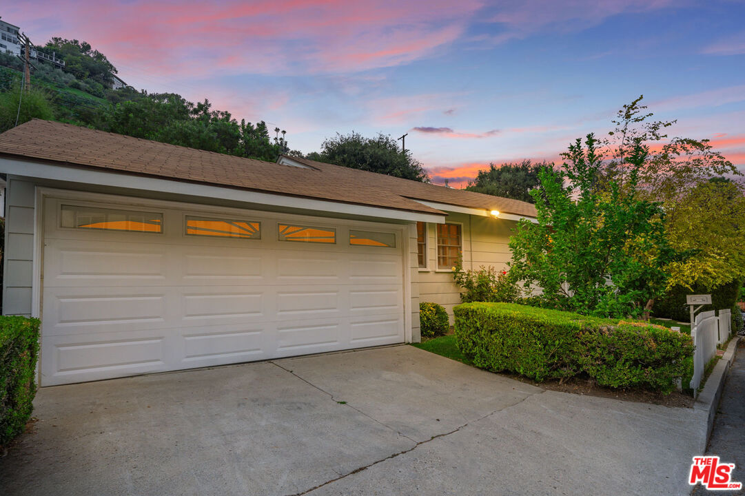 3771 Longview Valley Road Sherman Oaks, CA 91423 - Photo 3 of 75