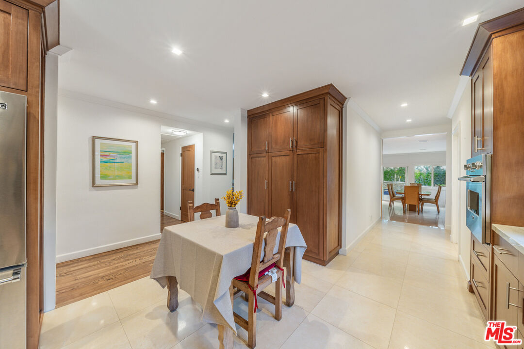 3771 Longview Valley Road Sherman Oaks, CA 91423 - Photo 42 of 75