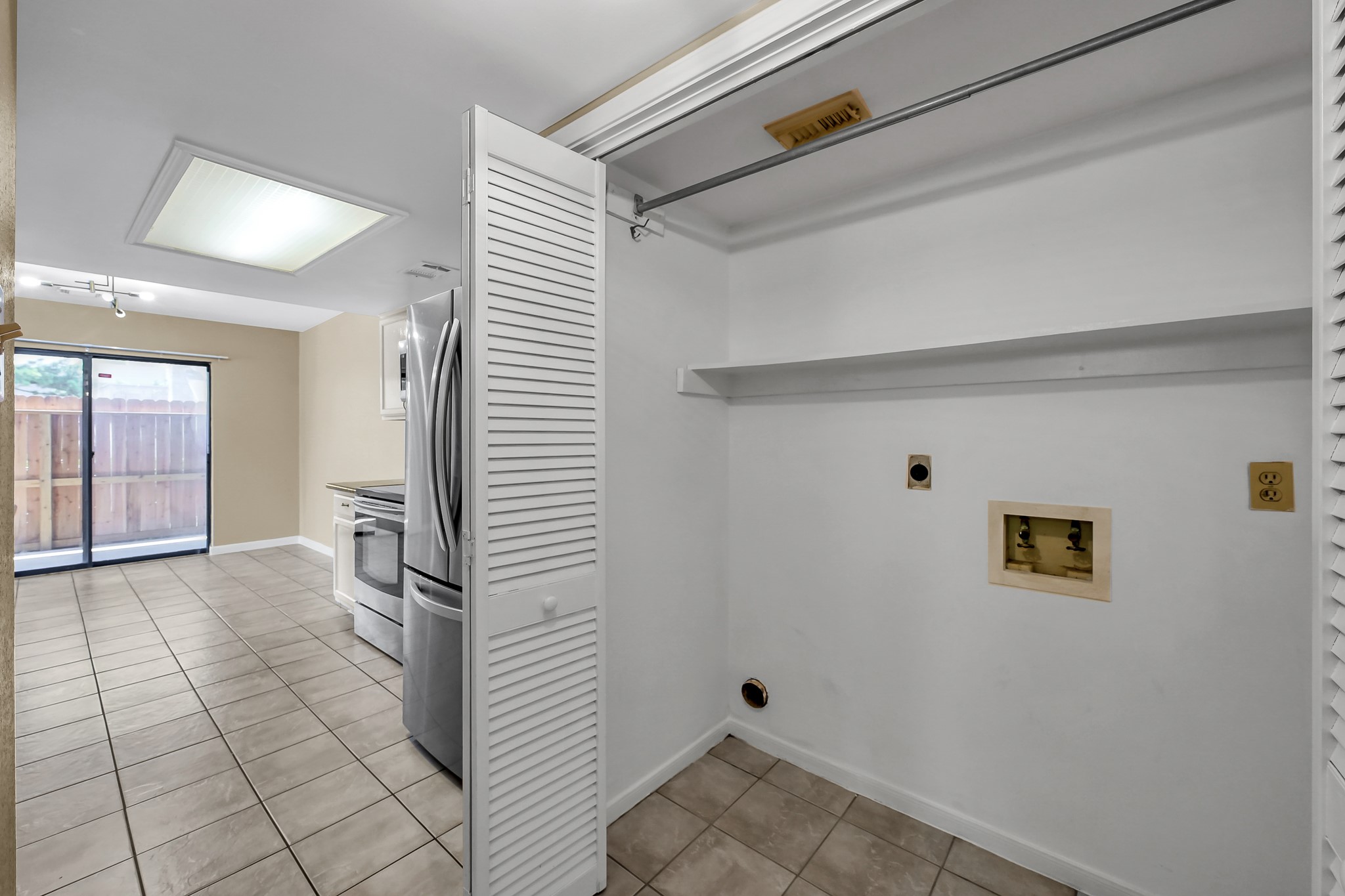 16906 Timberwork Road Spring, TX 77379 - Photo 16 of 36 a view of a hallway with closet