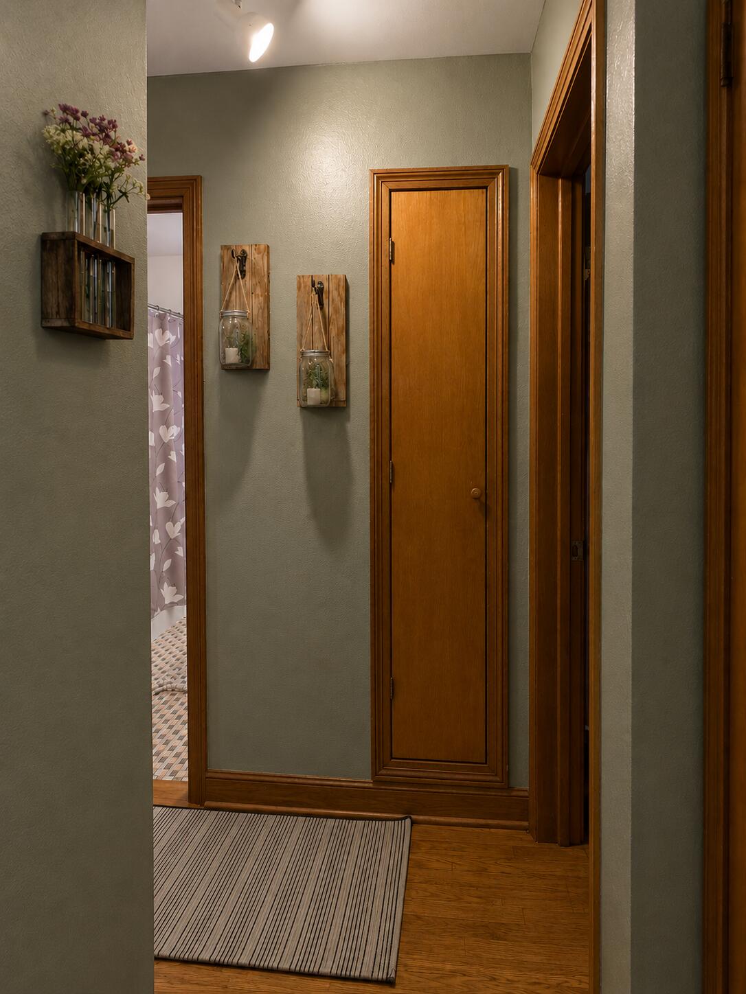 2405 Erie Street Racine, WI 53402 - Photo 15 of 36 Hallway