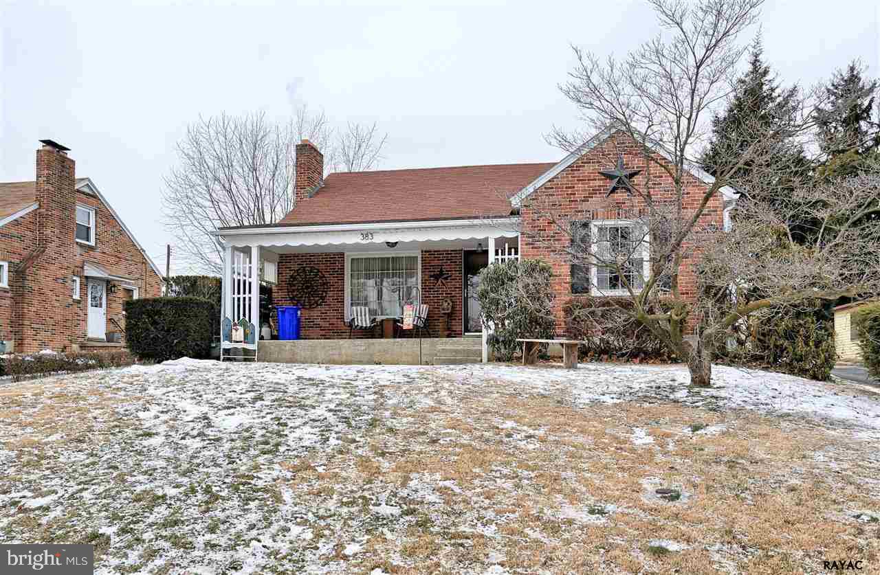 383 Hillcrest Road York, PA 17403 - Photo 3 of 29