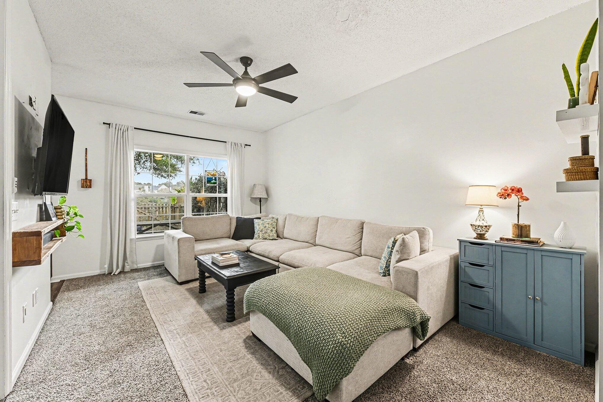 37 Rivers Point Row, Unit A Charleston, SC 29412 - Photo 7 of 29 Living Room