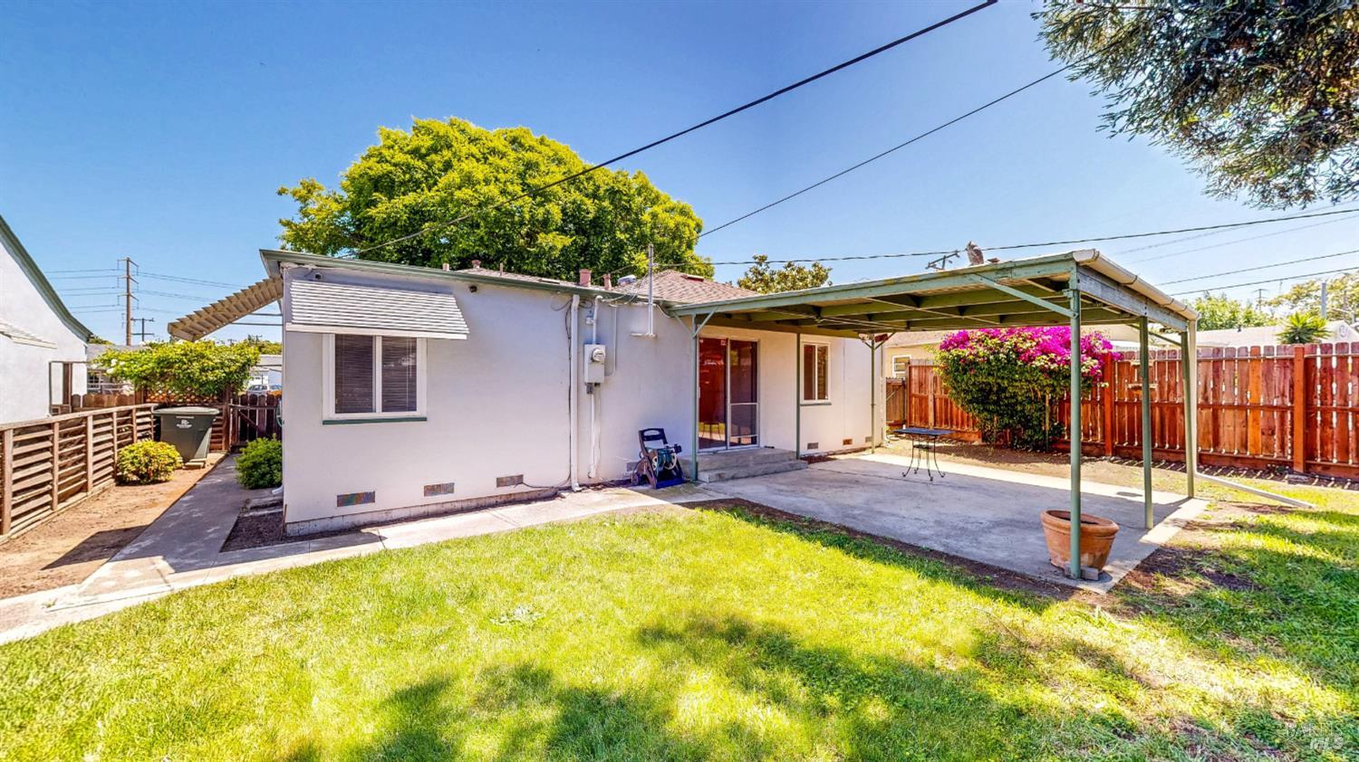 809 Maple Avenue Vallejo, CA 94591 - Photo 34 of 46 a view of a house with a swimming pool