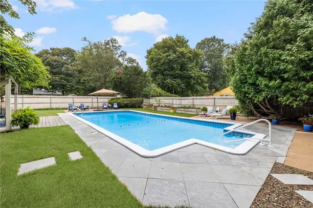 $875,000 | 471 Annaquatucket Road, North Kingstown, RI 02852