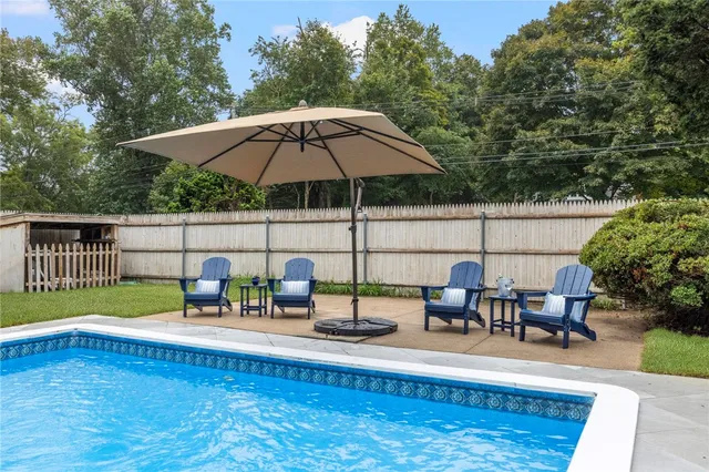 $875,000 | 471 Annaquatucket Road, North Kingstown, RI 02852