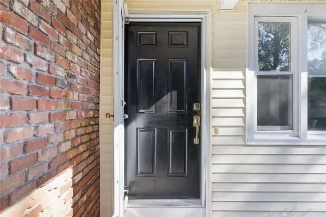 $875,000 | 471 Annaquatucket Road, North Kingstown, RI 02852