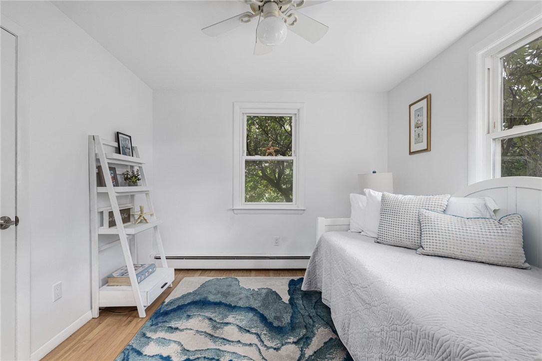 471 Annaquatucket Road North Kingstown, RI 02852 - Photo 42 of 50 Cheerful and comfortable!