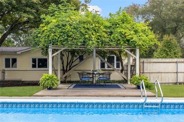 $875,000 | 471 Annaquatucket Road, North Kingstown, RI 02852