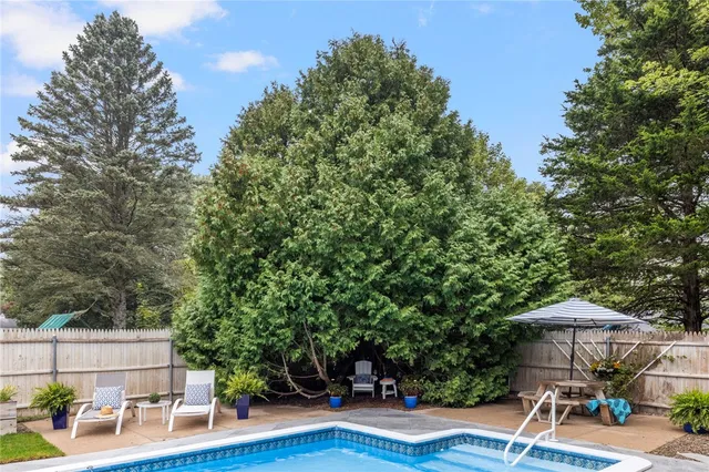 $875,000 | 471 Annaquatucket Road, North Kingstown, RI 02852