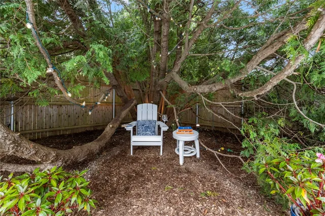 $875,000 | 471 Annaquatucket Road, North Kingstown, RI 02852