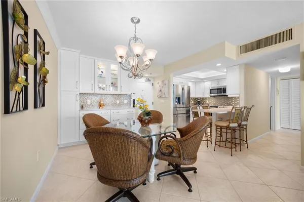 $899,900 | 320 Seaview Court, Unit 2009, Marco Island, FL 34145