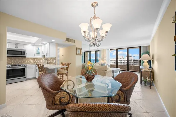 $899,900 | 320 Seaview Court, Unit 2009, Marco Island, FL 34145