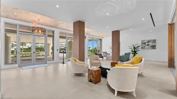 $899,900 | 320 Seaview Court, Unit 2009, Marco Island, FL 34145
