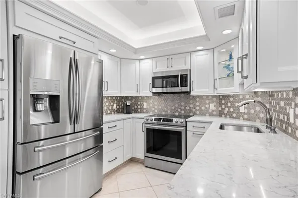 $899,900 | 320 Seaview Court, Unit 2009, Marco Island, FL 34145