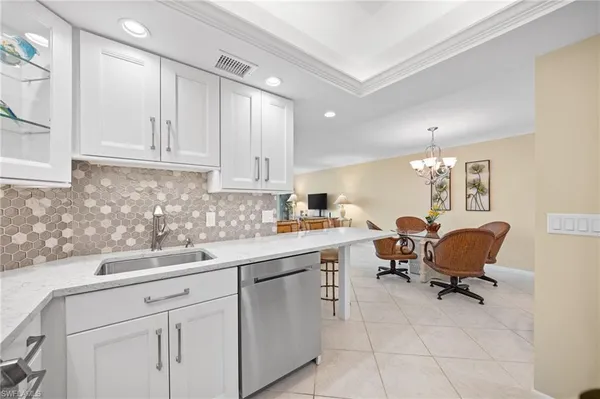 $899,900 | 320 Seaview Court, Unit 2009, Marco Island, FL 34145